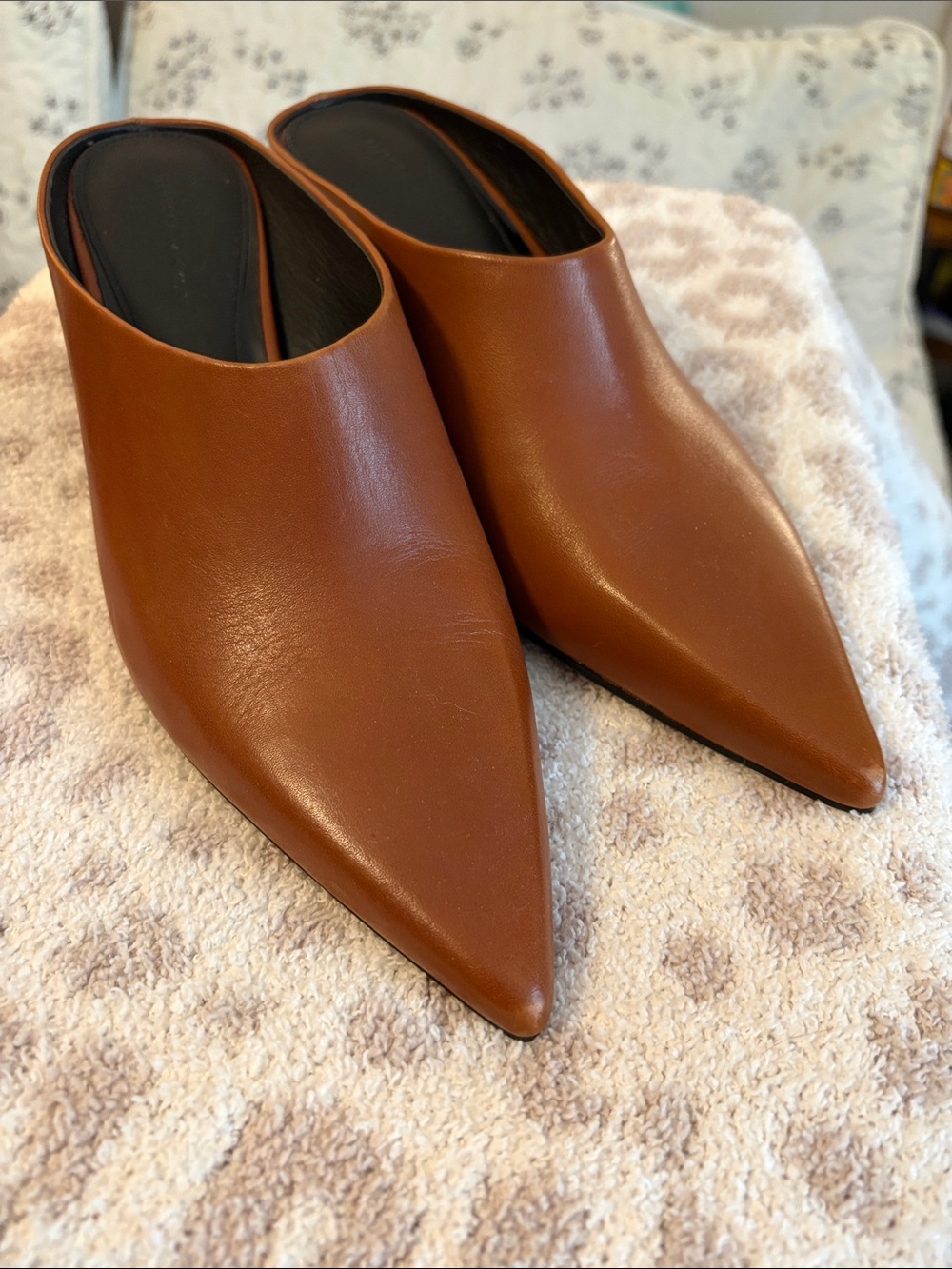 Rebecca Minkoff Tabitha Mules in the "Tawny" (brown) colorway - NWOT size 8